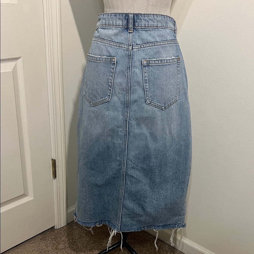 Zara Distressed Denim Midi Skirt Size Medium Great Condition - Picture 2 of 2